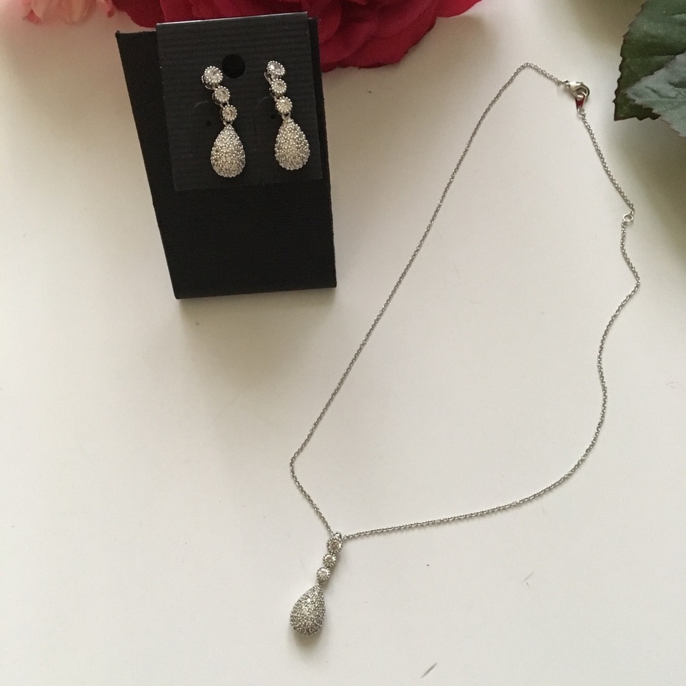 New beautiful sterling silver necklace and earrings jewelry set